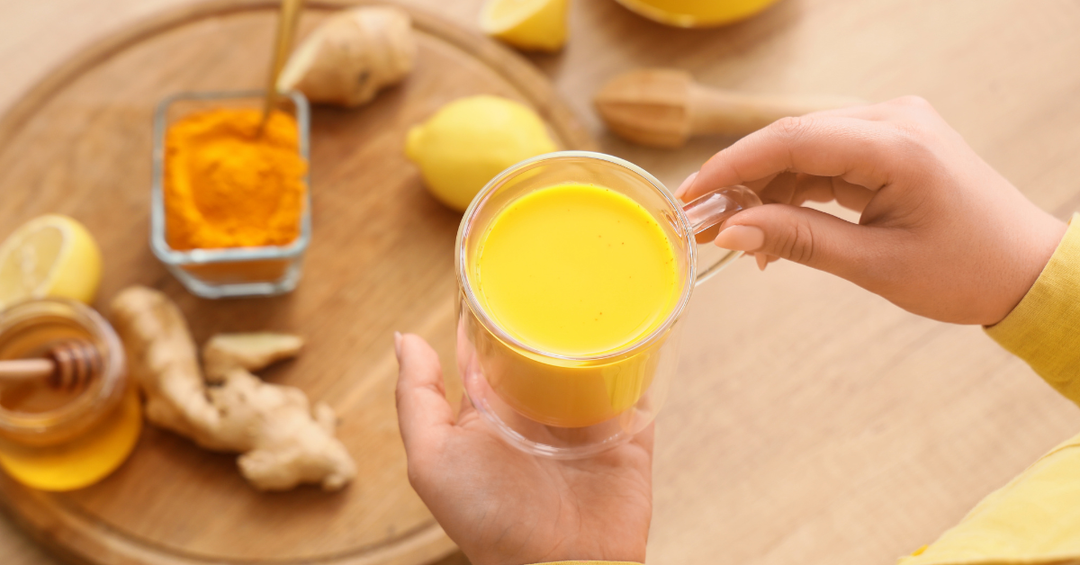 Cúrcuma y limón: beneficios, ciencia y cómo tomarlos juntos